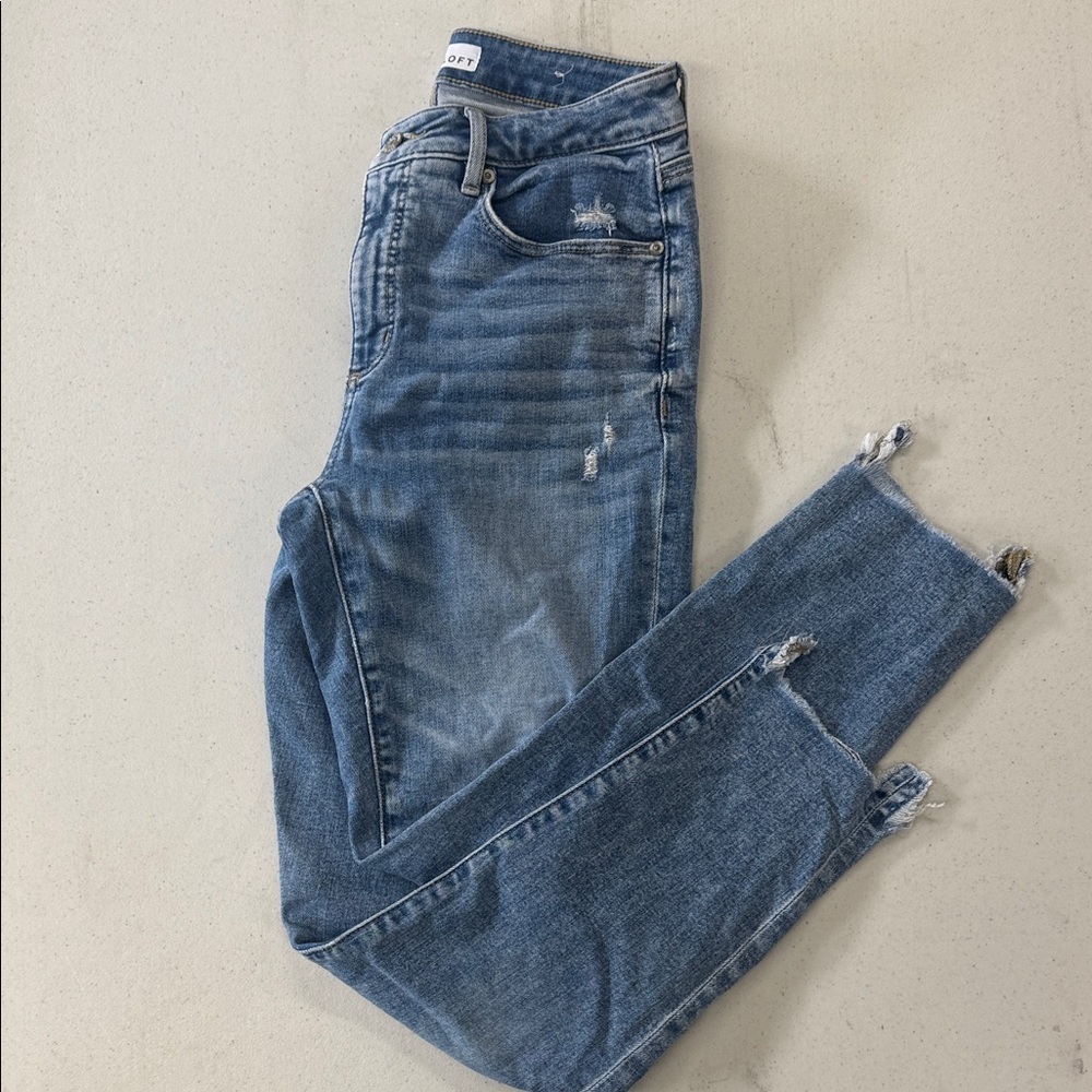 LOFT The Curvy Skinny Medium Blue Jeans